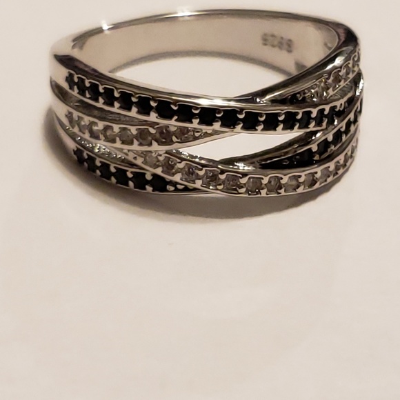 Infinity Ring CZ Black and White 925 Silver 8 - Picture 5 of 5